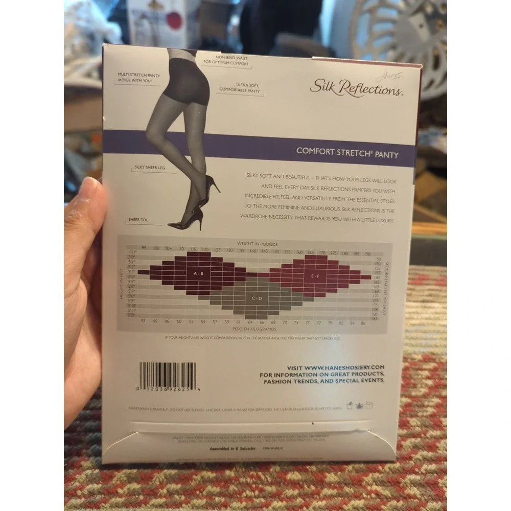 Vintage New Hanes Silk Reflections Silky Sheer‎ Pantyhose Size CD Jet Black